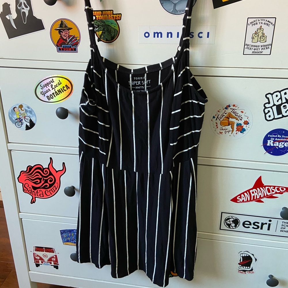 Black strip tank
